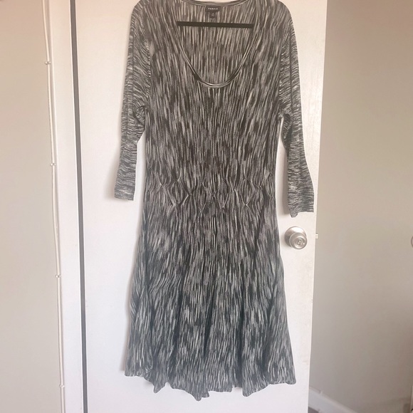 Torrid Scoop Neck Marble Flare Dress - Size 2X - Picture 5 of 16